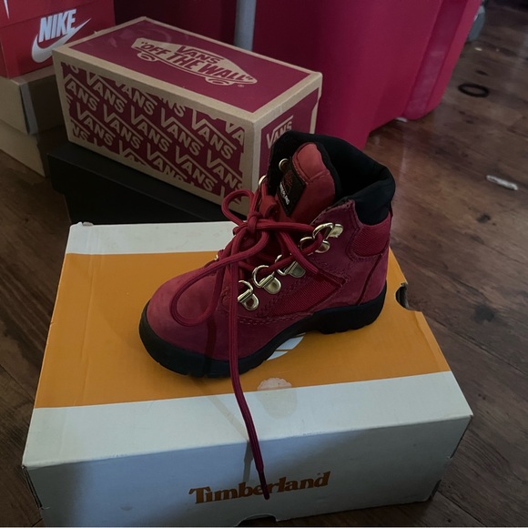 Red timberlands - Picture 2 of 3